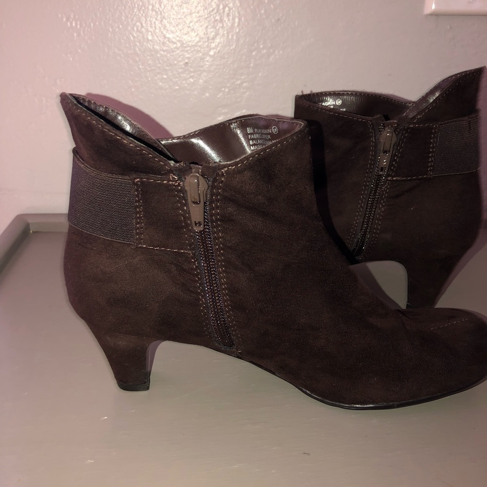 BROWN SUEDE BOOTIES